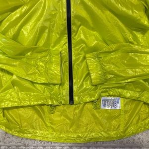 New Adidas Windbreaker - size L in Neon Yellow